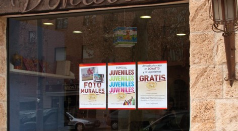 PosterFix® - Três A4V Vermelhos PosterFix® - Três A4V Vermelhos